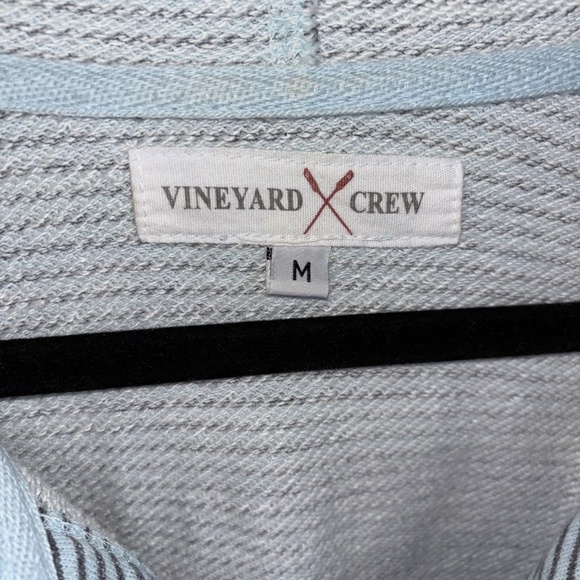 Vineyard Crew medium hoodie - Picture 4 of 7